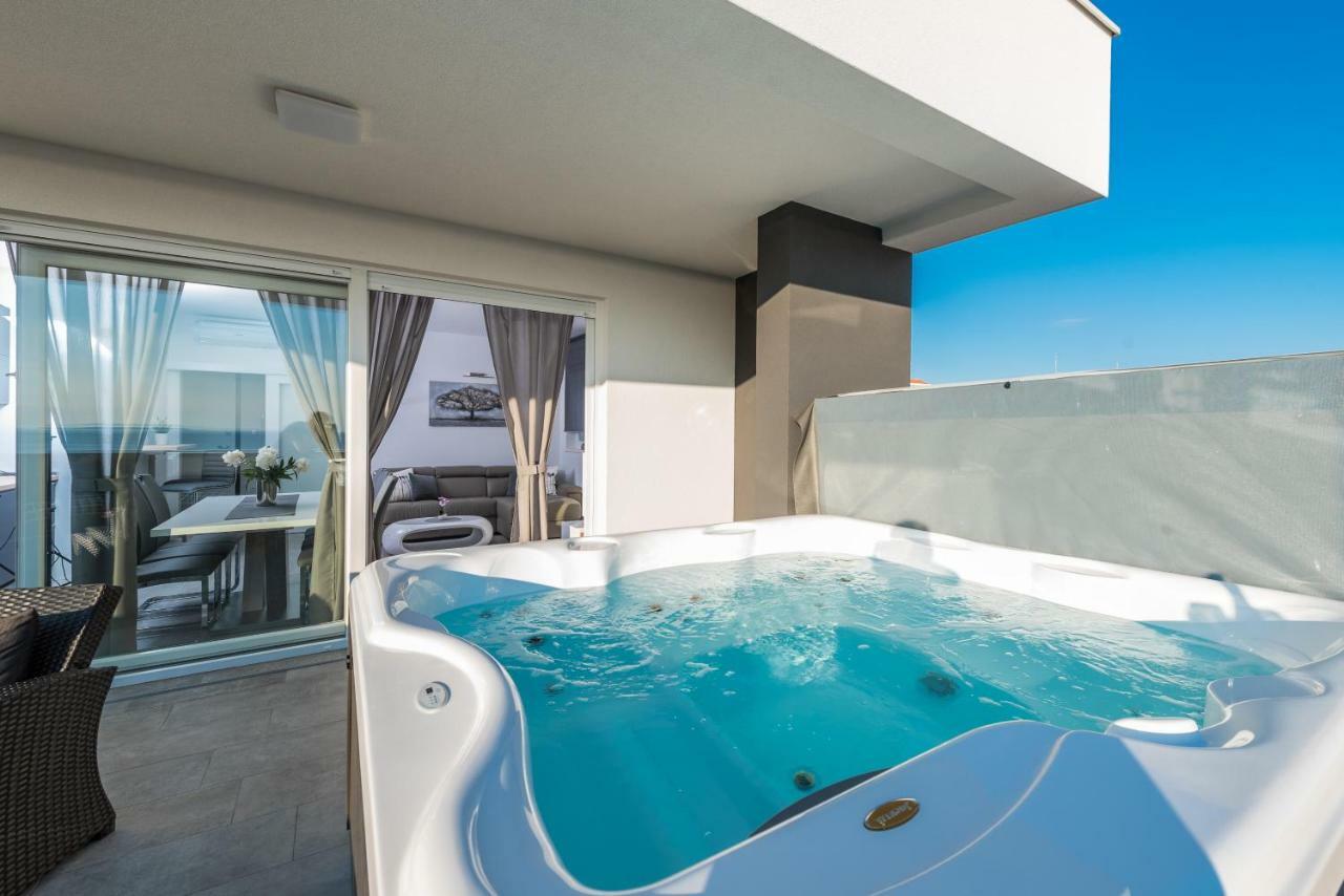 Villa Magnifica Penthouse With Jacuzzi Novalja Exteriér fotografie